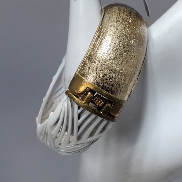 Banana Republic gold-toned metal and white enamel bangle bracelet - Picture 5 of 6